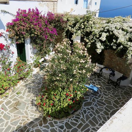 Отель Fanivevisgarden Folegandros Town Экстерьер фото